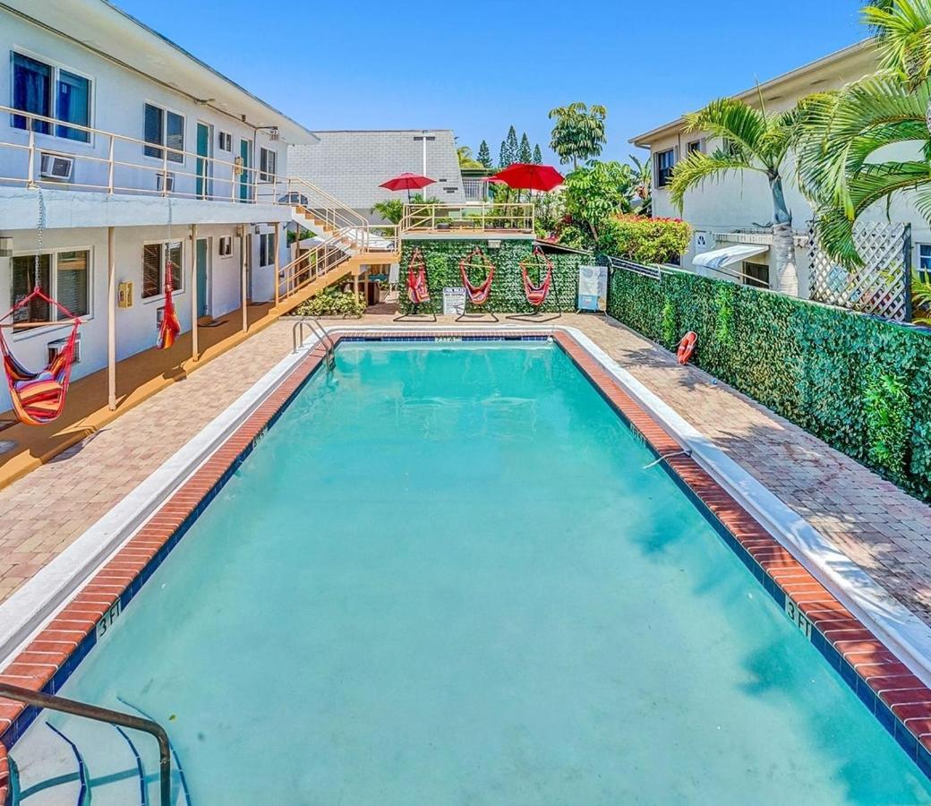 Walk To Dania Beach Christmas Getaway Pool Exterior foto